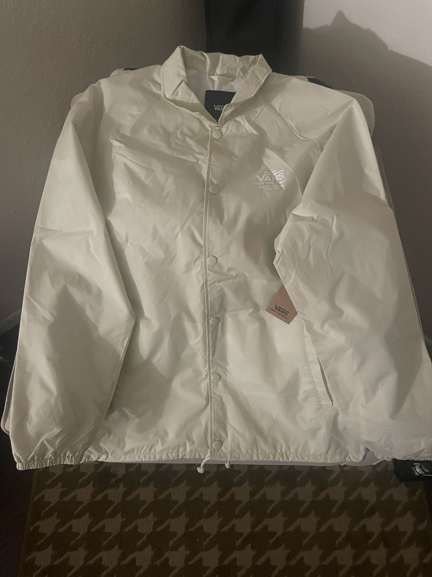 Vans 🛹 🏄🏻‍♂️ 🌊  Coach Windbreaker Men’s XL With Tags 🏷️ Brand New….’’’