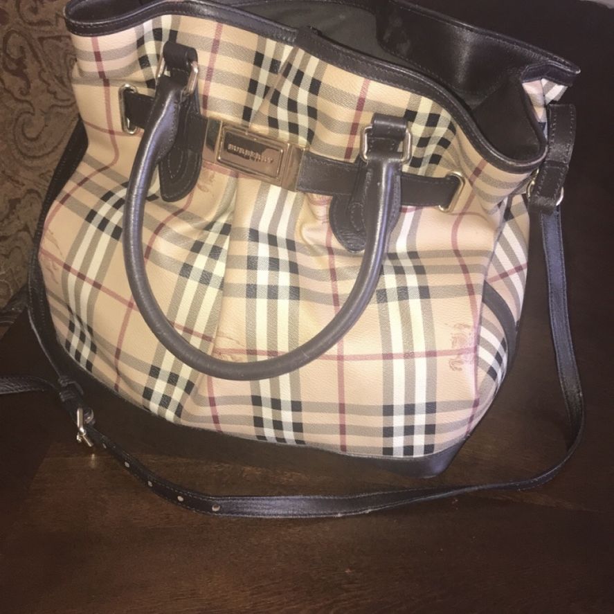 Burberry Bag In Very Good Condition 600