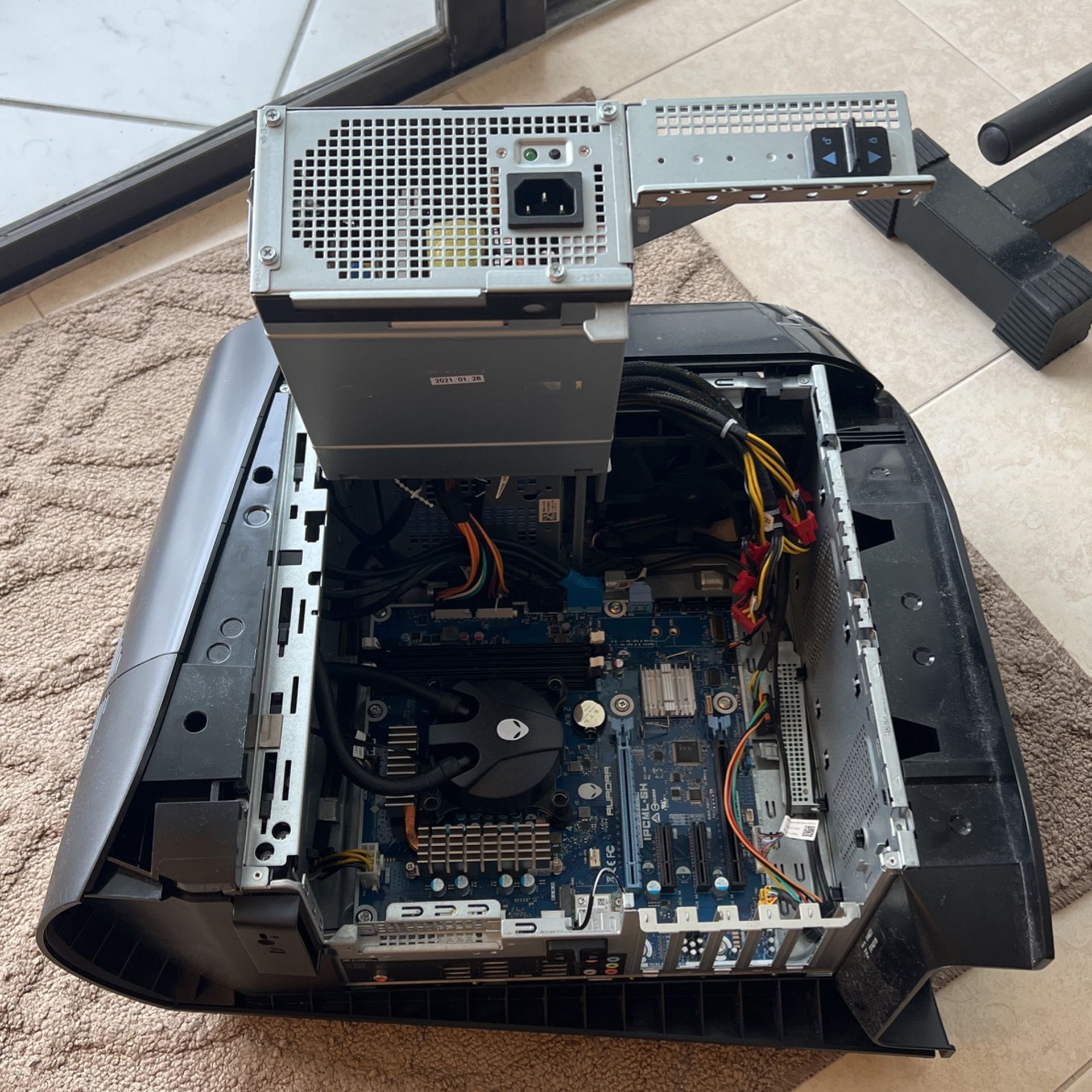 Dell Alienware Aurora R12 CPU/CASE/PWSUPPLY FOR PARTS