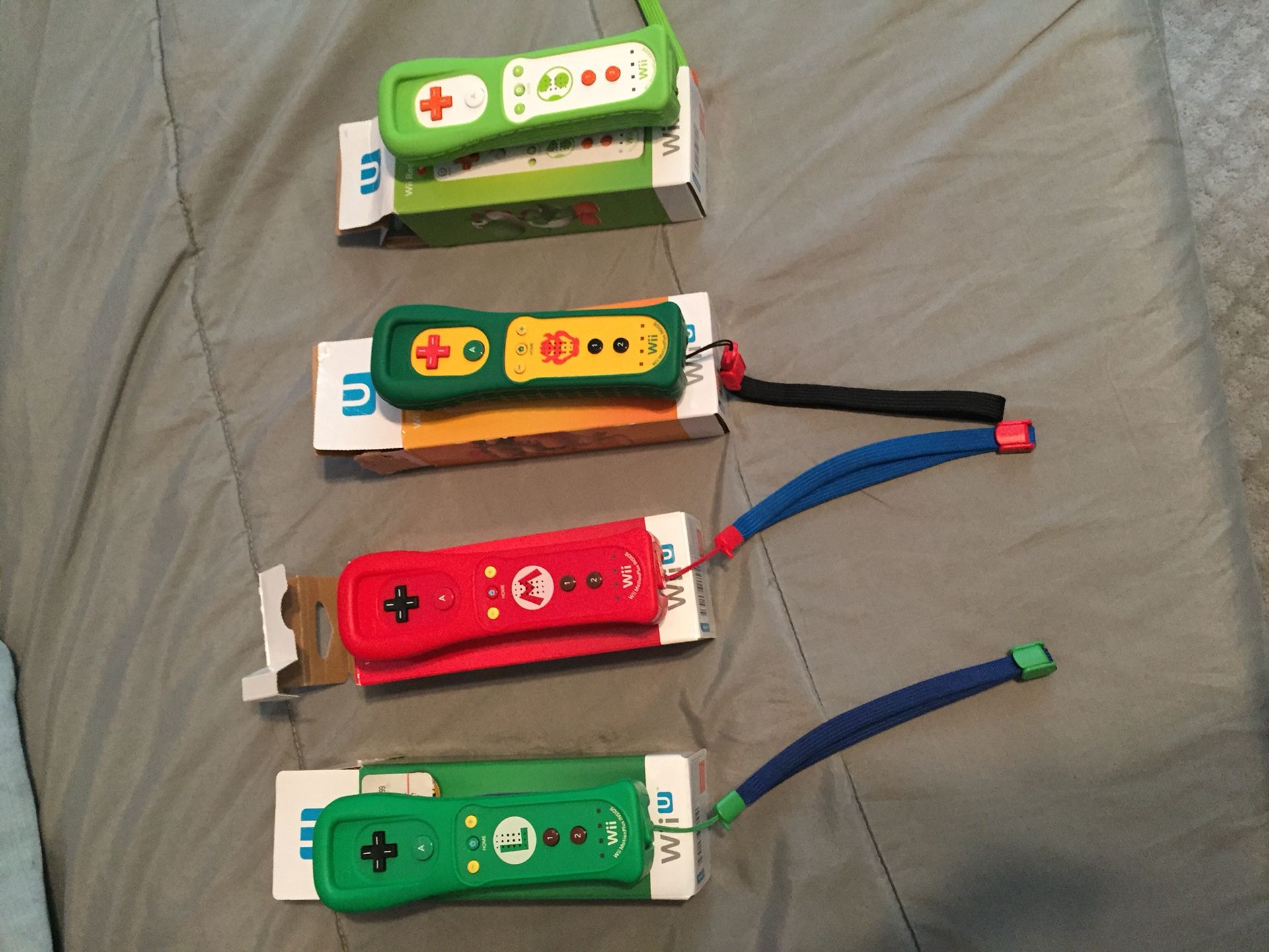 Wii U controllers set of 4