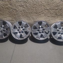 2016 Chevy Colorado Rims 16x7 Oem Had Only 1000 Miles Before Changing Them. Excellent Condition 4 Rims 