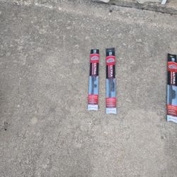 Windshield Wiper Blades Brand New  10$ Each. 13-25-17-18-19-21-22-28. 