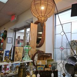 Antiques, Furniture, Jewelry, Pyrex, Photos, Watches,