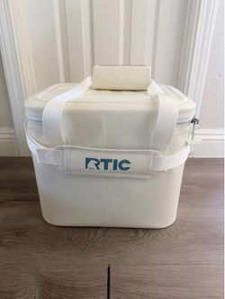RTIC Ultra tough soft cooler New with tags