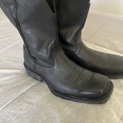      Ariat New  Boot Size 7  For Men 