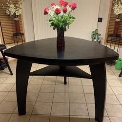 Kitchen/Dinning Table 
