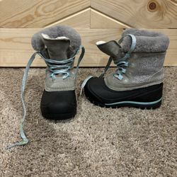 Girls Snow Boots. Size 12 Toddler
