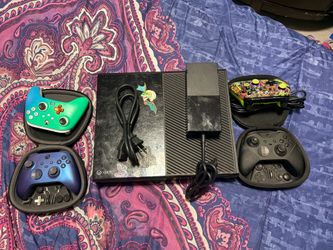 Xbox One with 4 Controllers !