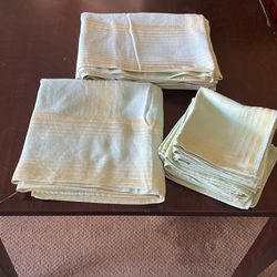 Vintage Table Cloth Set
