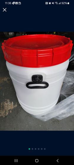 Bucket Water With Lid (Compared $80)