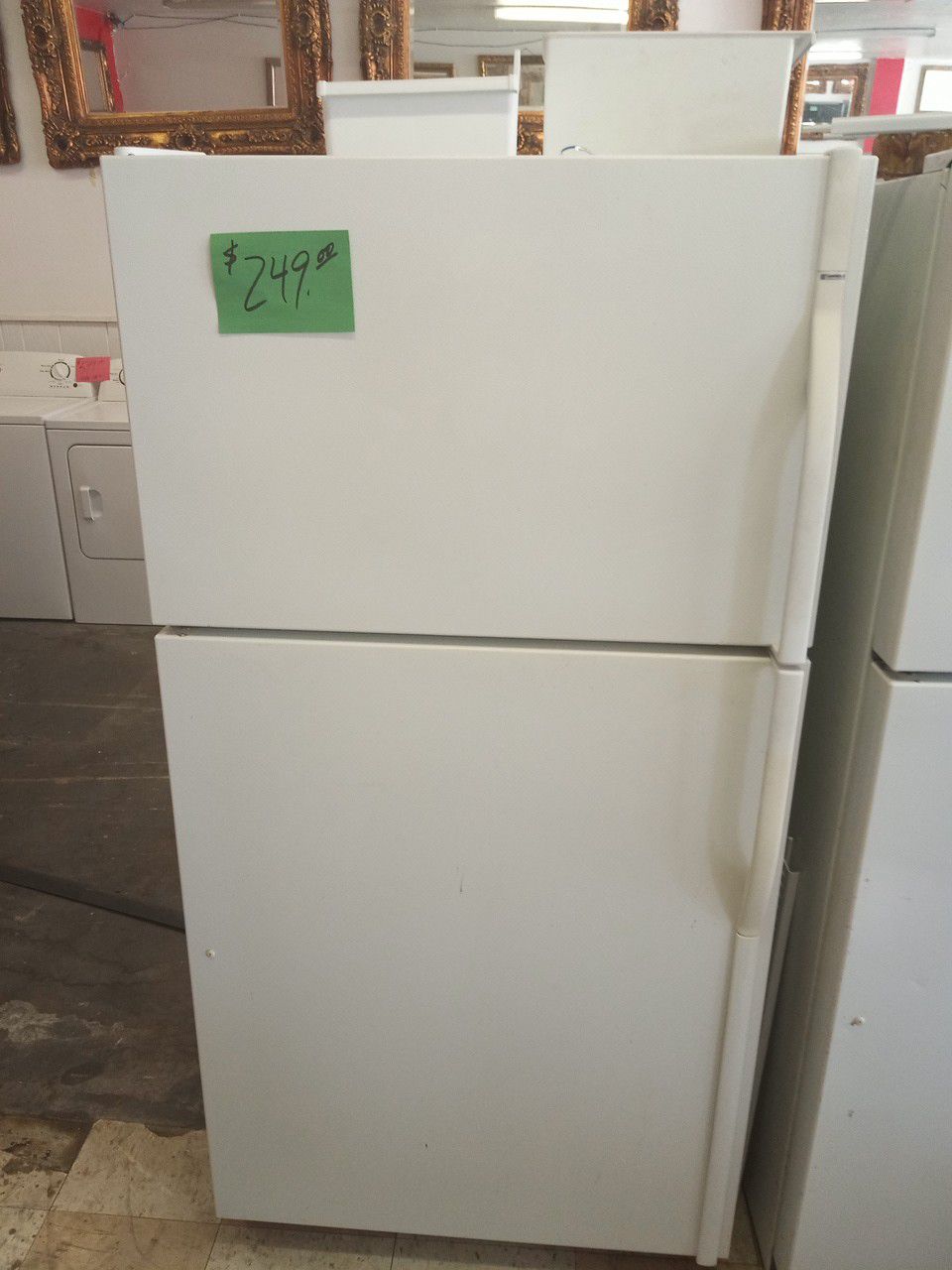 Kenmore Refrigerator white ex large 33" excellent . Warranty , Delivery available 2203 Fowler st. Ft. Myers 33901
