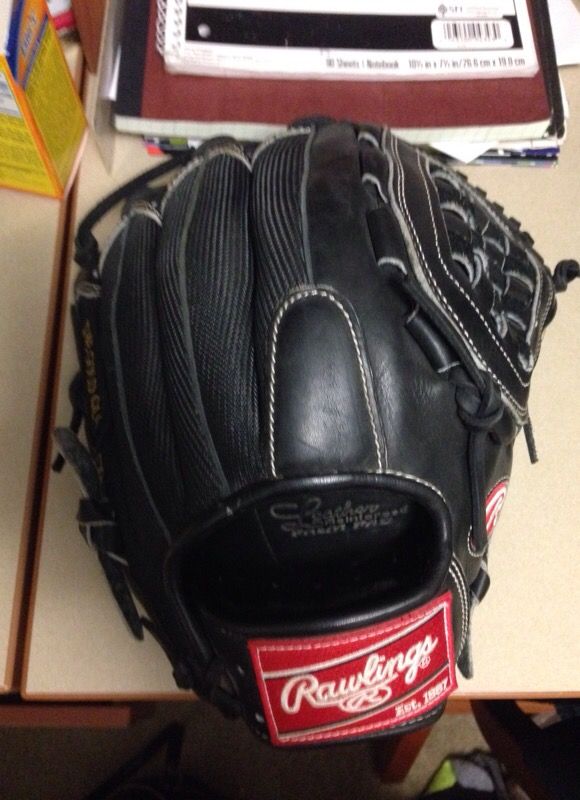 Black Rawlings Heart of the Hide Glove