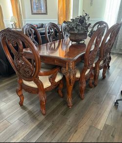 Dining room, Traditional, solid, wood