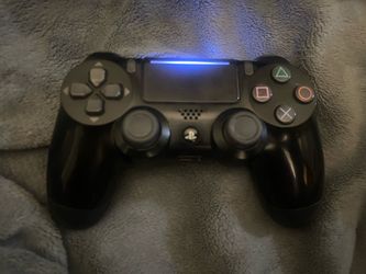 Original Sony DualShock 4 controller in good working condition. Fully tested and ready to play.  Features:  * ✅ 100% Genuine OEM Sony controller * ✅ A