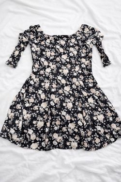 Forever 21 Black And Cream Floral Mini Dress 