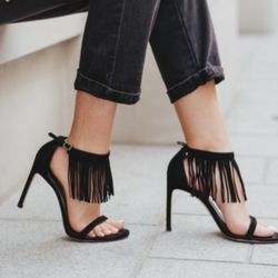 Stuart Weitzman “LoveFringe” Stiletto Heel  (5 1/2)