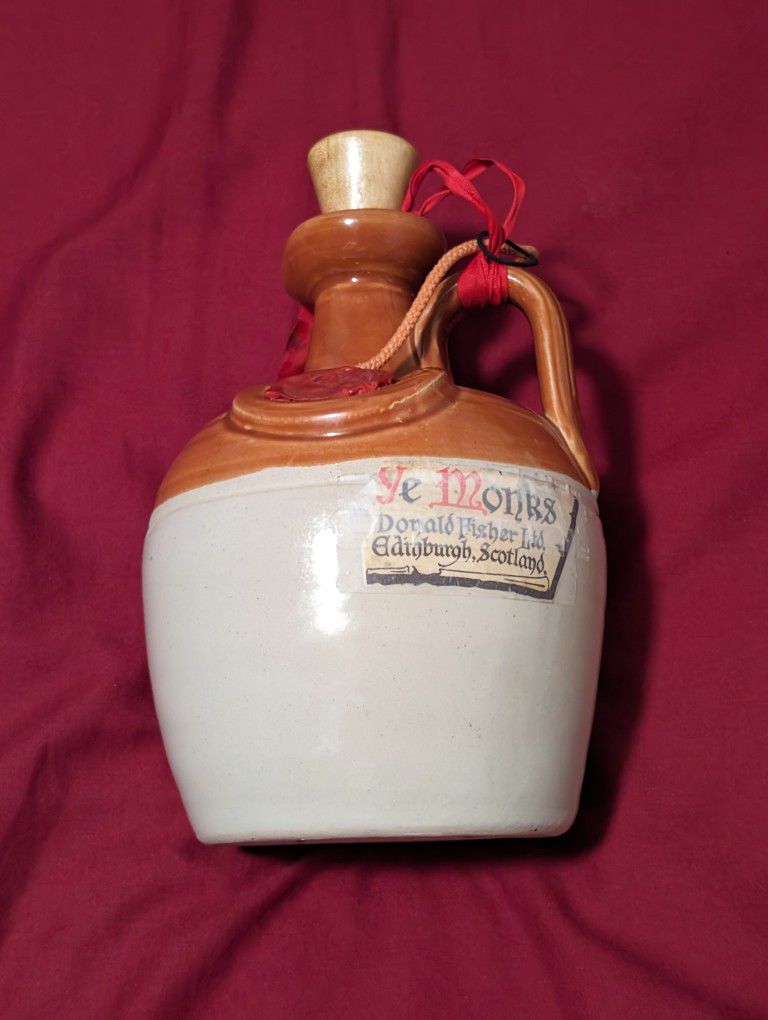 WHISKY YE MONKS DE LUXE Ceramic bottle Scotland Monk Jug