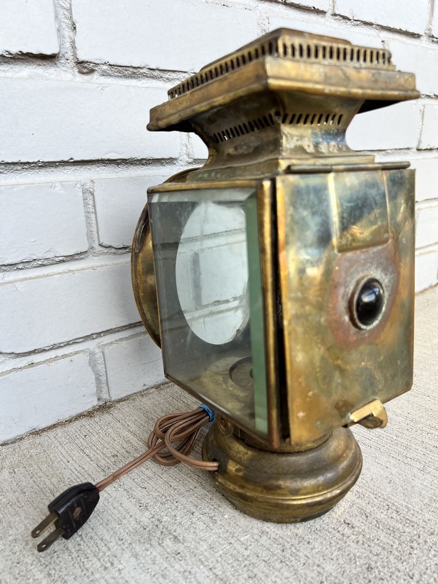 Antique Brass Carriage Lantern Lamp – Electrified – ca. 1910