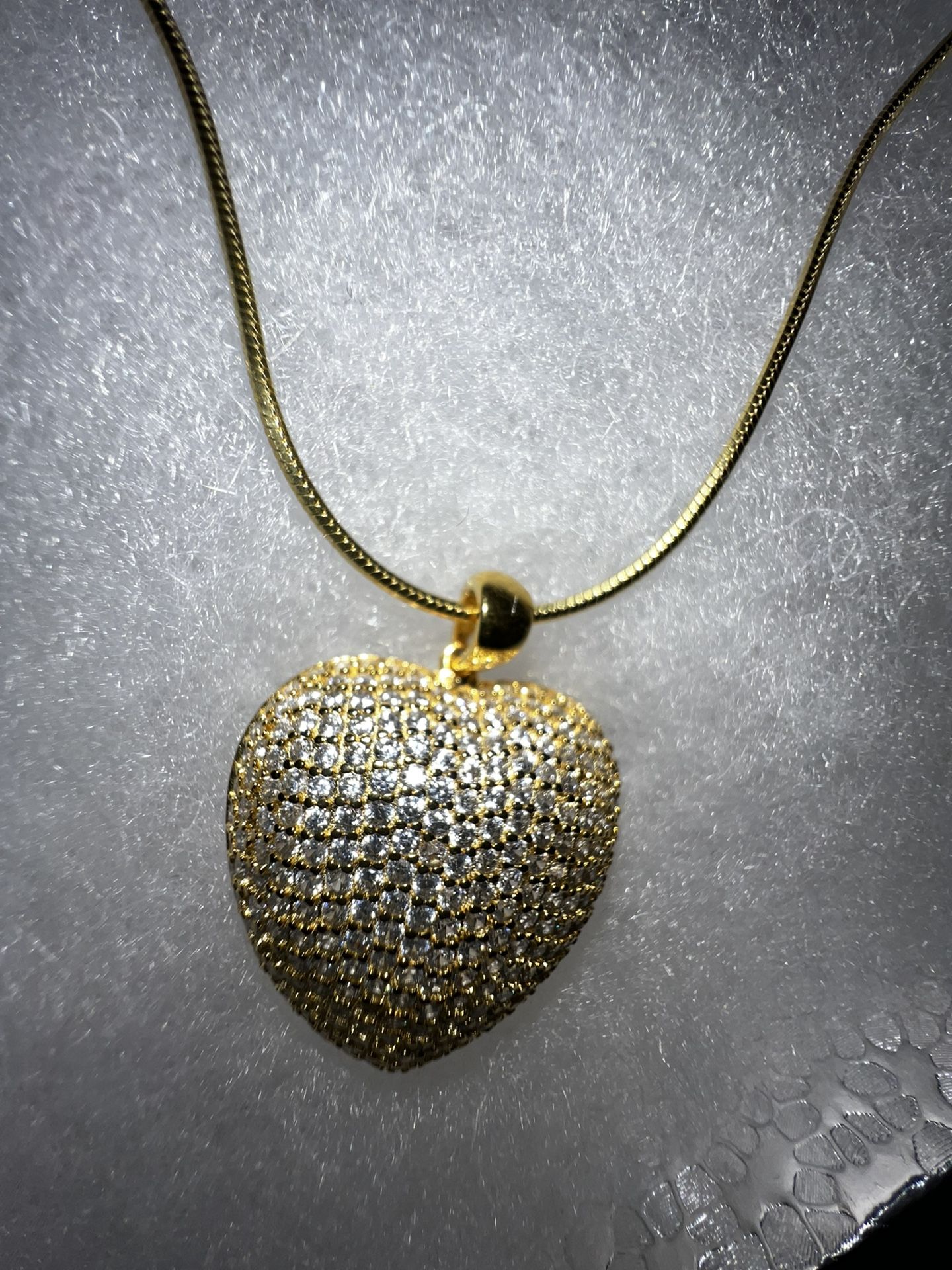 10K Gold Necklace With Heart Pendant