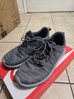 Nike Woman Shoes Size 7.5