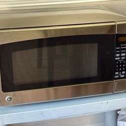 GE 2.0cu ft microwave 