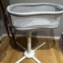 Halo Swivel Bassinet Sleeper