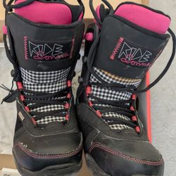 Snow Board Boots Women Size 6