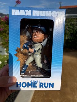 Max Muncy Bobblehead: Game 7 Home Run