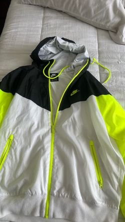 Nike wind breaker $35 small