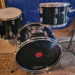 70s Pearl Wood-Fiberglass Drums