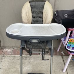 baby eating chair