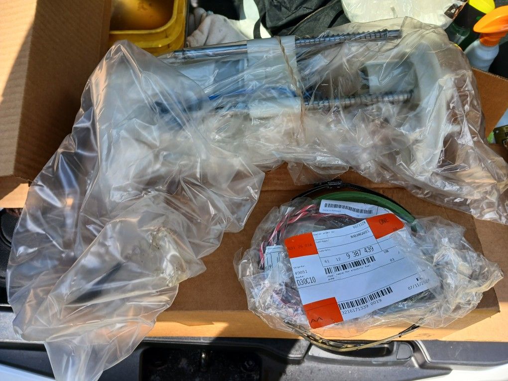 *NEW* OEM BMW FUEL PUMP ASSEMBLY