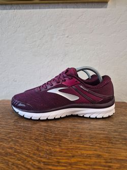 Brooks Adrenaline GTS 18 Athletic Running Shoes 
Women's Size 9.5 Medium B