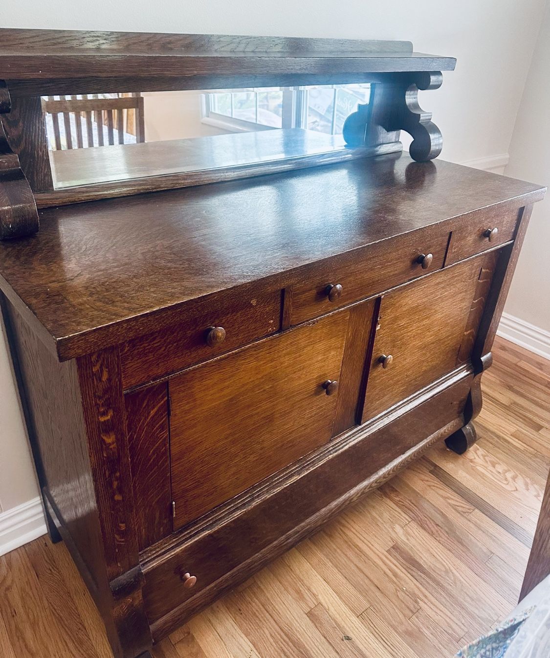 Credenza / Sideboard / Buffet