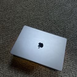 MacBook Air 15inch Laptop - M2 chip - 8GB Memory - 256GB SSD 