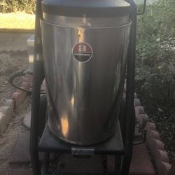 CamSpray Portable Diesel Fired Electric Powered 2.5 gpm 2700 psi Hot Water Pressure Washer