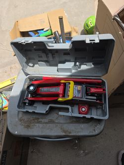 Torin Big Red 2-Ton Hydraulic Service Jack