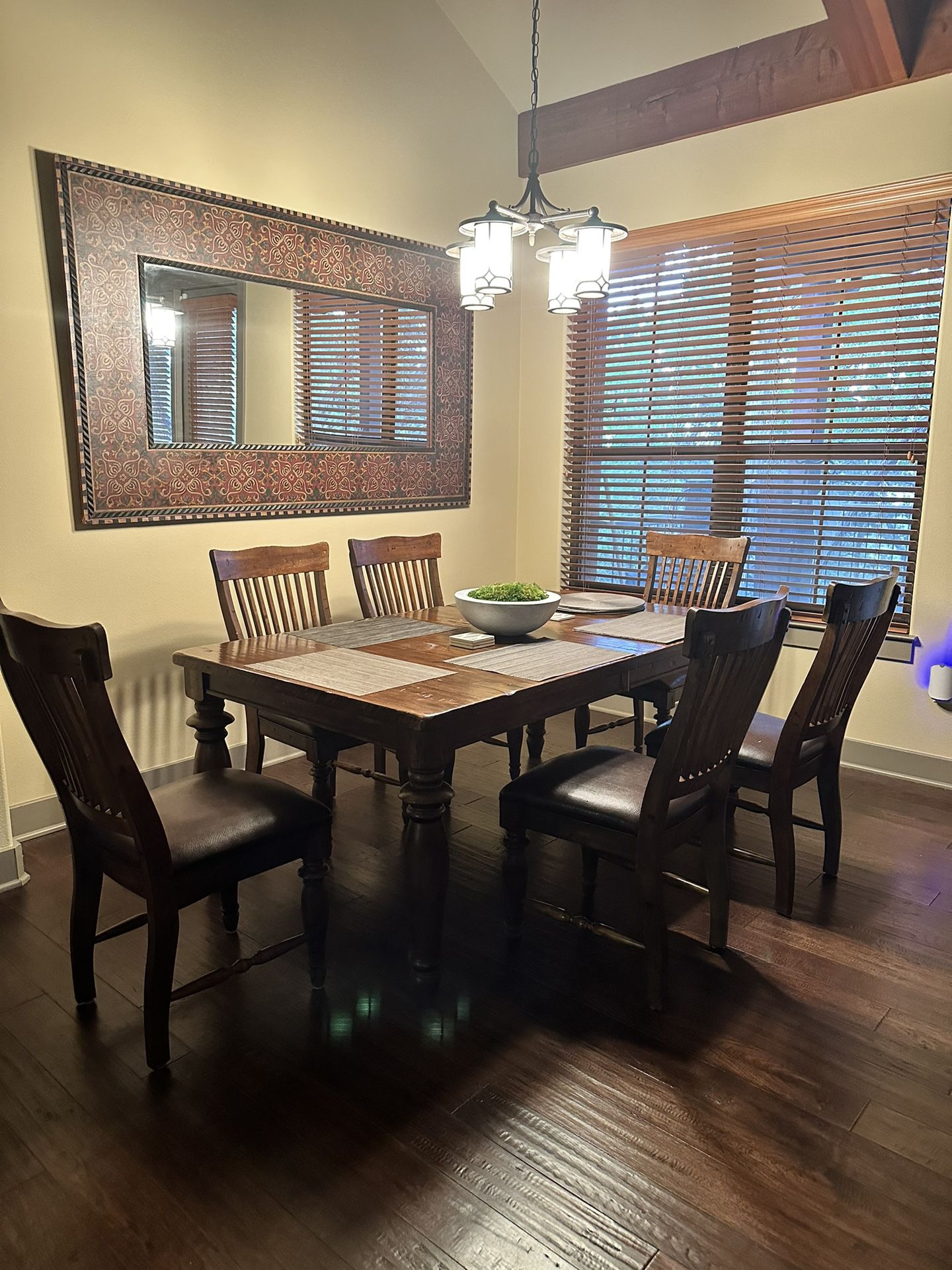 Dining Room With 6 Chairs