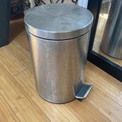 Trash Can 