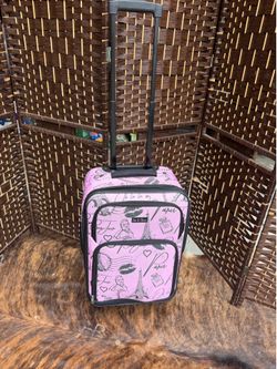 Suitcase 4 wheels $23