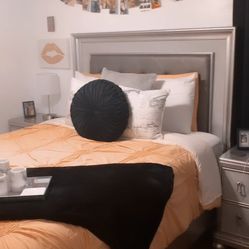 Queen Bedroom set furniture 