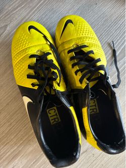 Soccer cleats