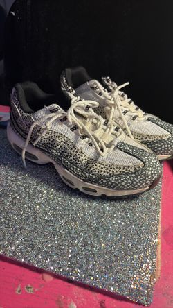 Size 8- Nike Air Max 95 LV8 white and Black 