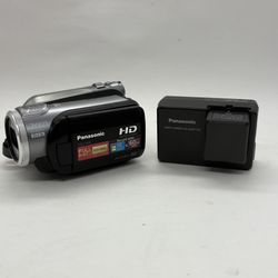 Panasonic HDC-SD9 Full HD 1920x1080 Camcorder With Battery Charger Loose Hinge