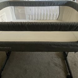 Mika Micky Baby Bassinet Bedside Sleeper Bedside Crib Easy Folding Portable Crib All mesh ,Grey