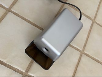 Electric pencil sharpener