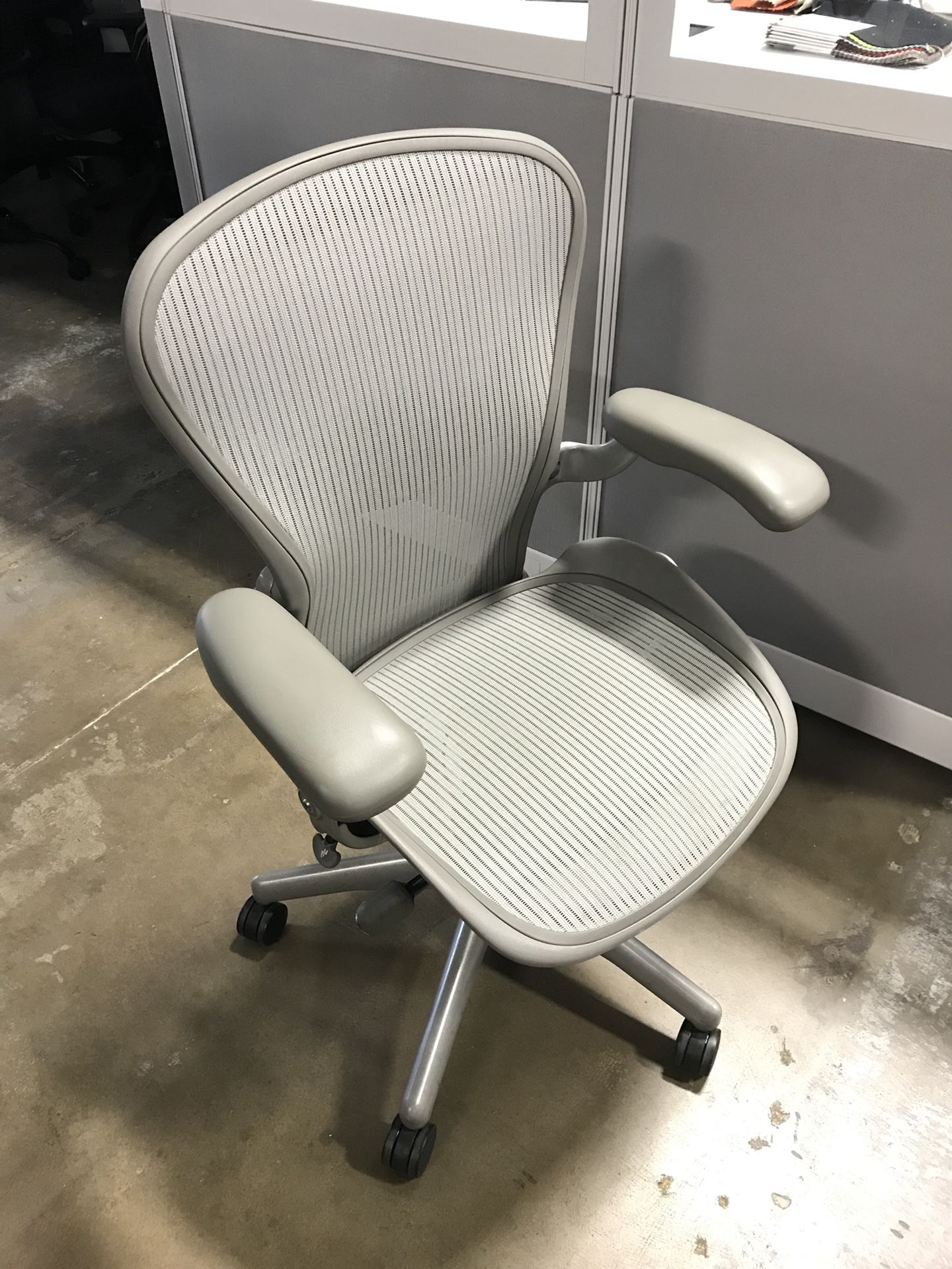 Herman Miller Aeron chair Size B in Satin Aluminum color