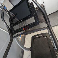 Nordictrack X22i incline treadmill