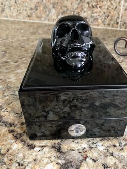 Black Phantom Coffrett by Killian.