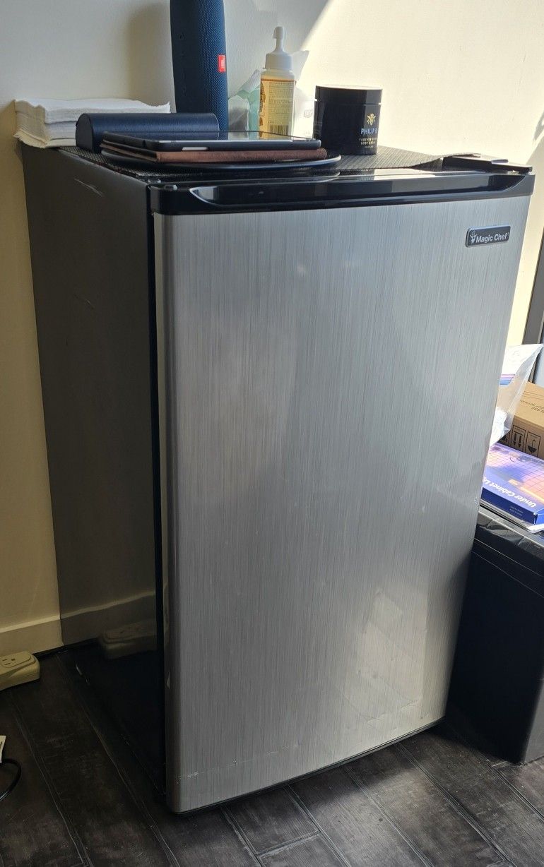 Small Fridge magic Chef